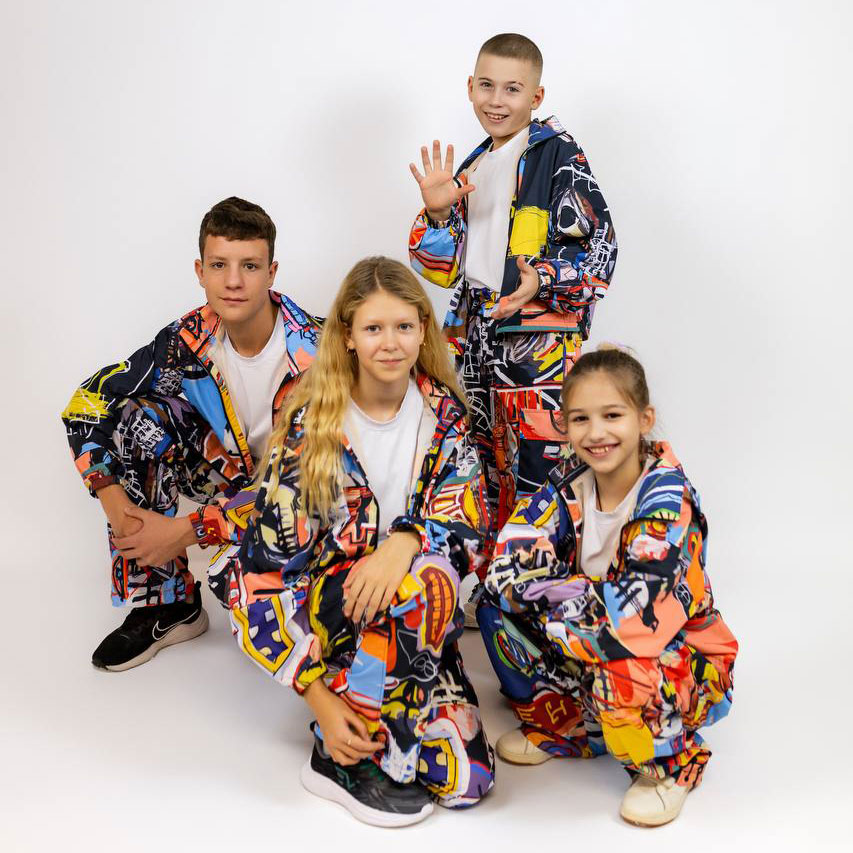 Одяг для підлітків.